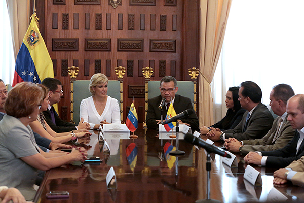 Delegación política de Ecuador se reunió con la presidencia de la AN