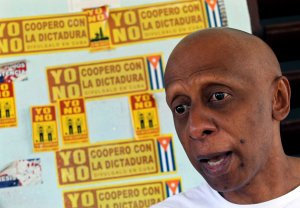 Disidente cubano Fariñas, en casa tras cuarta hospitalización por ayuno