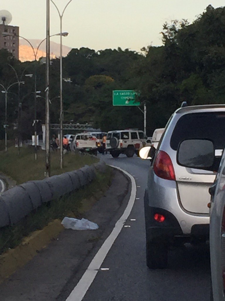 Tranca en la Cota Mil a la altura de La Castellana por accidente #6S