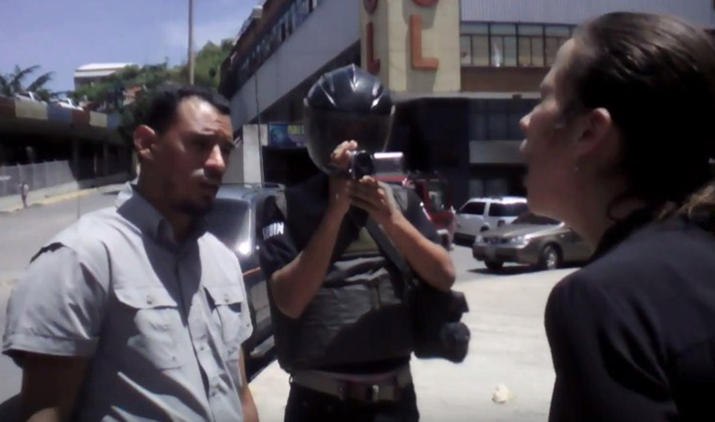 Persecución, acoso y amedrentamiento: El Sebin en la rueda de prensa de Manuela Bolívar (Video)