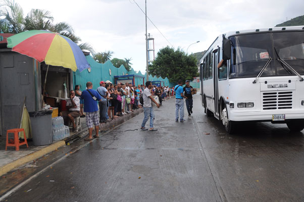 Entre 2 y 5 bolívares cobran en la ruta urbana en Vargas