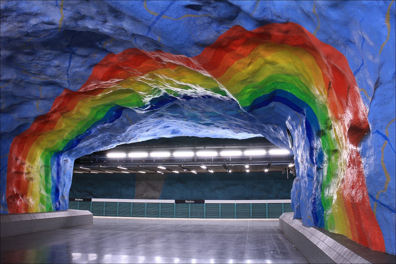 Cuando la belleza está en el subsuelo: estas 12 estaciones bien merecen un viaje en metro