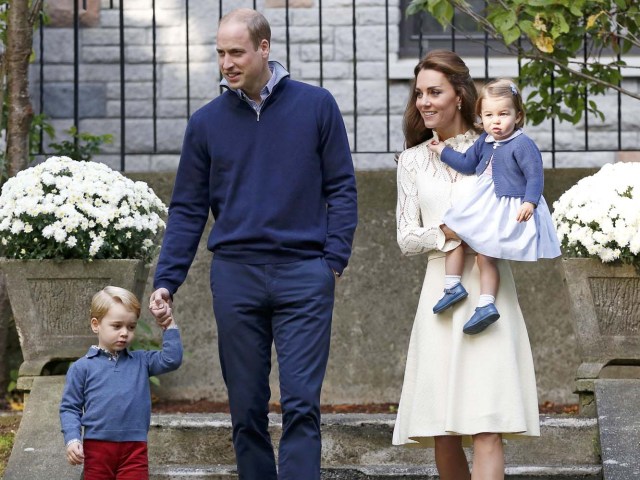 Britain's Prince William (2nd L), Catherine, Duchess of Cambridge, Prince George (L) and Princess Charlotte (R) arrive at a children's party at Government House in Victoria, British Columbia, Canada, September 29, 2016.  REUTERS/Chris Wattie