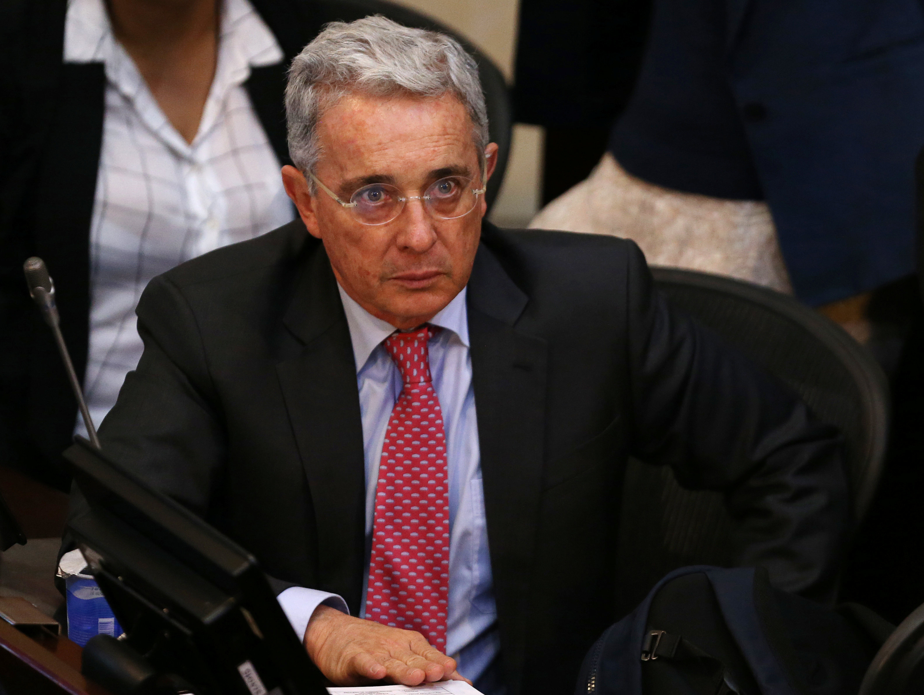 Partido de Uribe denuncia ante la Fiscalía amenazas contra el expresidente