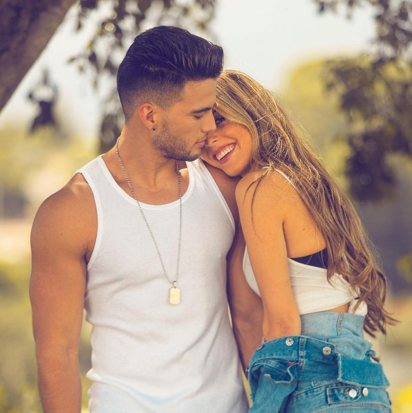 ¡Las pruebas! Corina Smith y Gustavo Elis no habrían terminado su relación (FOTOS)