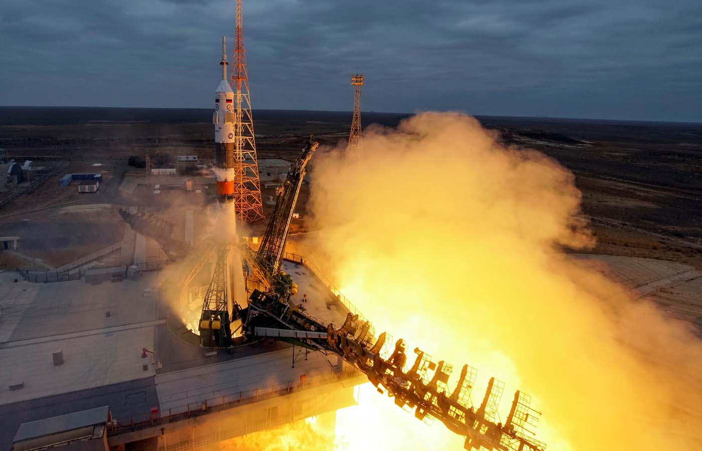 Nave tripulada rusa despegó rumbo a la Estación Espacial Internacional  (fotos)