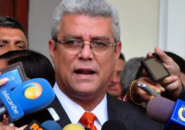 Marquina: Maduro es el Grinch de Venezuela