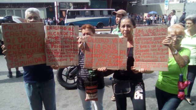 Foto: Vecinos de Los Ruices denuncian agresión de la GNB en protesta por agua y comida / Nota de prensa
