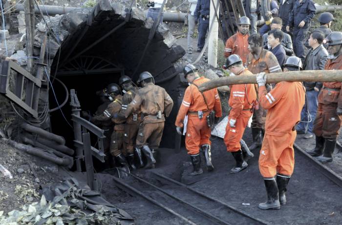 Siete muertos y al menos 22 trabajadores atrapados tras accidente en mina de carbón en China