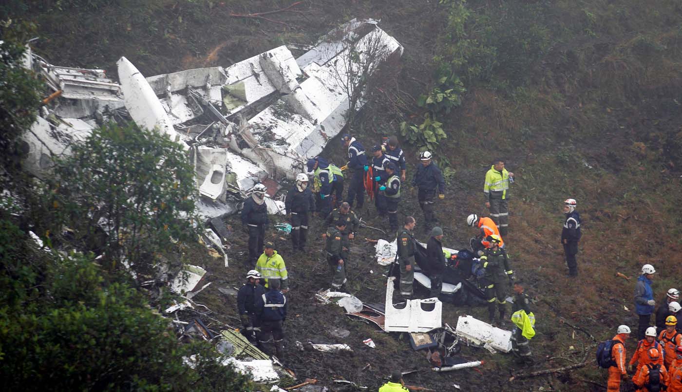 Avión de Chapecoense siniestrado incumplió plan de vuelo, dice compañía