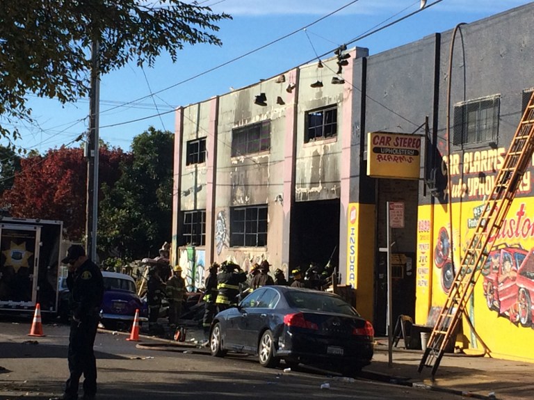 Voraz incendio cerca de San Francisco habría causado decenas de muertos