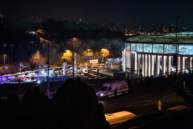 Estalla coche bomba en Estambul, al menos 20 policías heridos