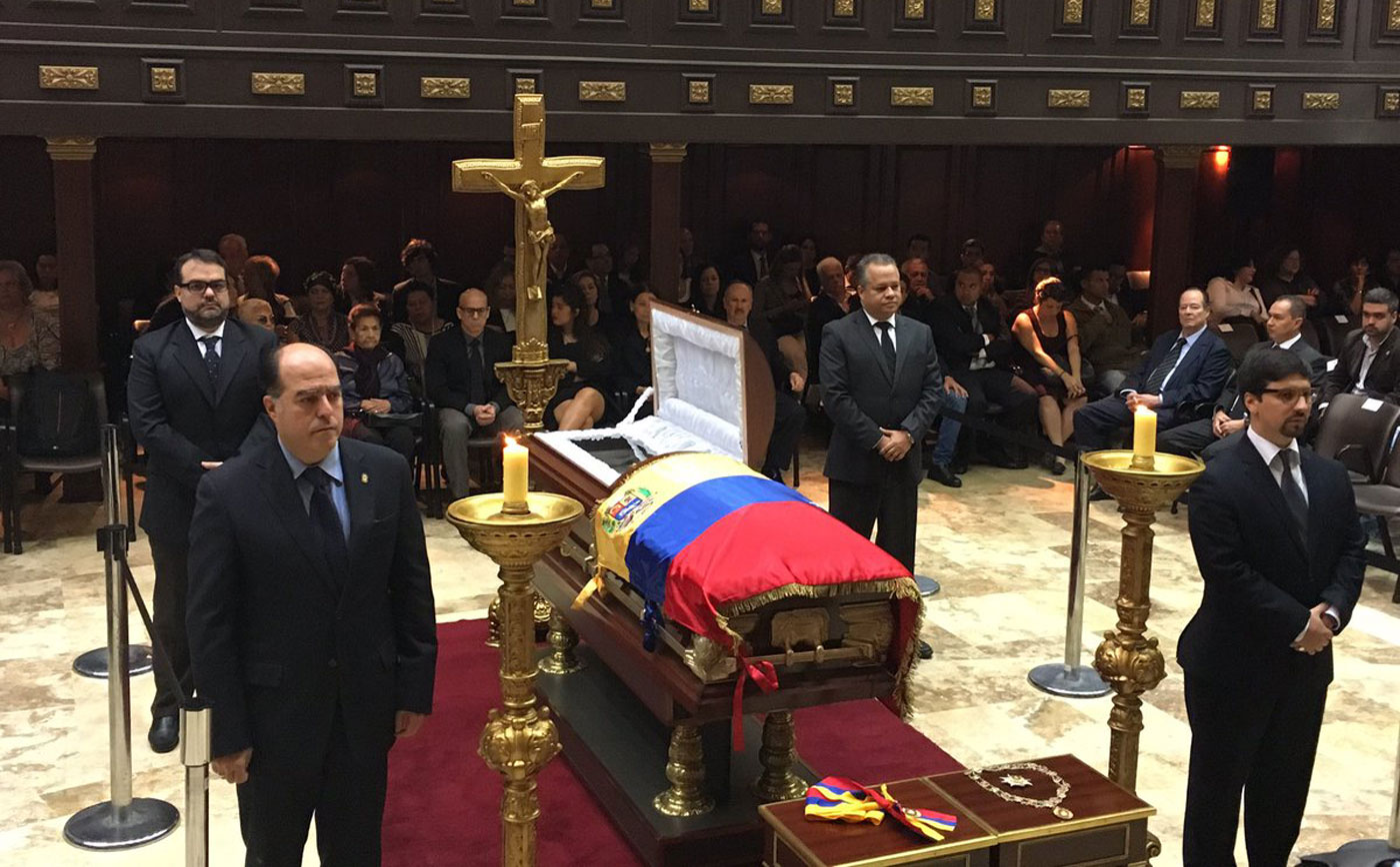 Palacio Federal Legislativo rindió homenaje a Octavio Lepage