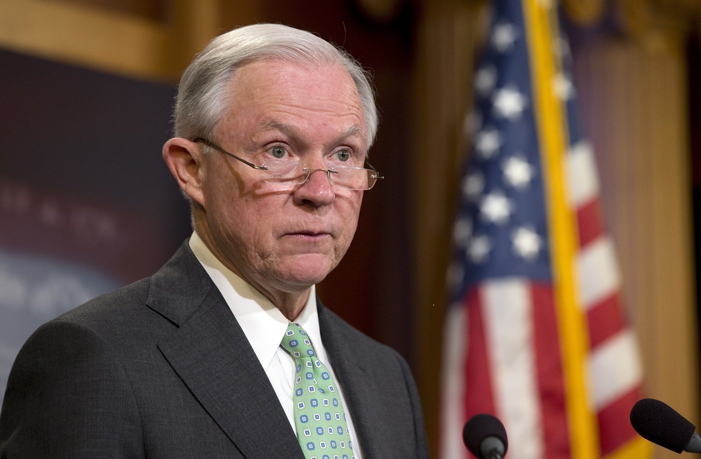 Renuncia el fiscal general de EEUU, Jeff Sessions