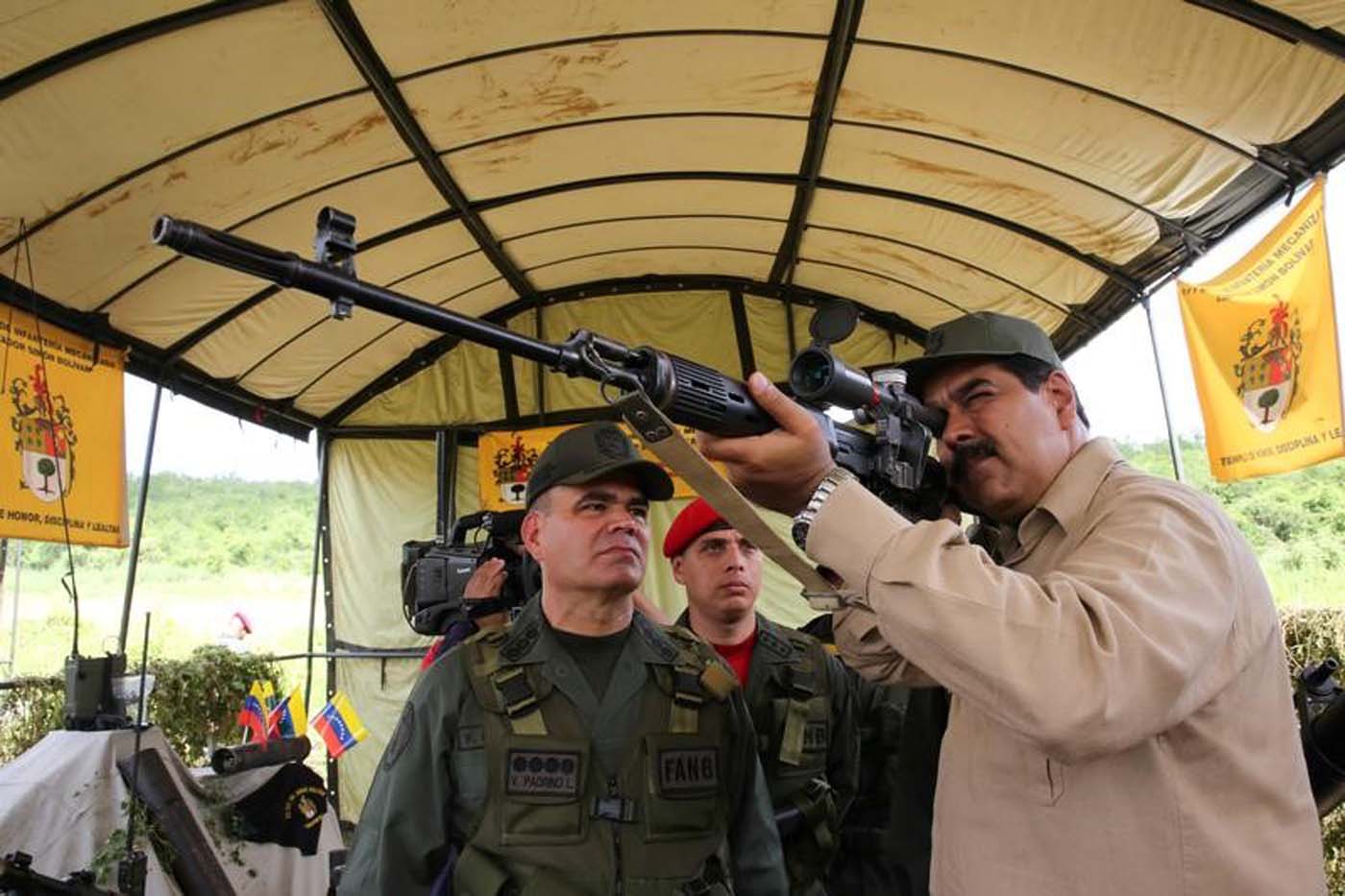 Maduro vuelve a rugir y militariza el país con el “Plan Zamora” ante el supuesto “golpe de Estado”