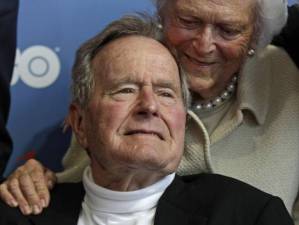 El expresidente Bush padre sale de cuidados intensivos