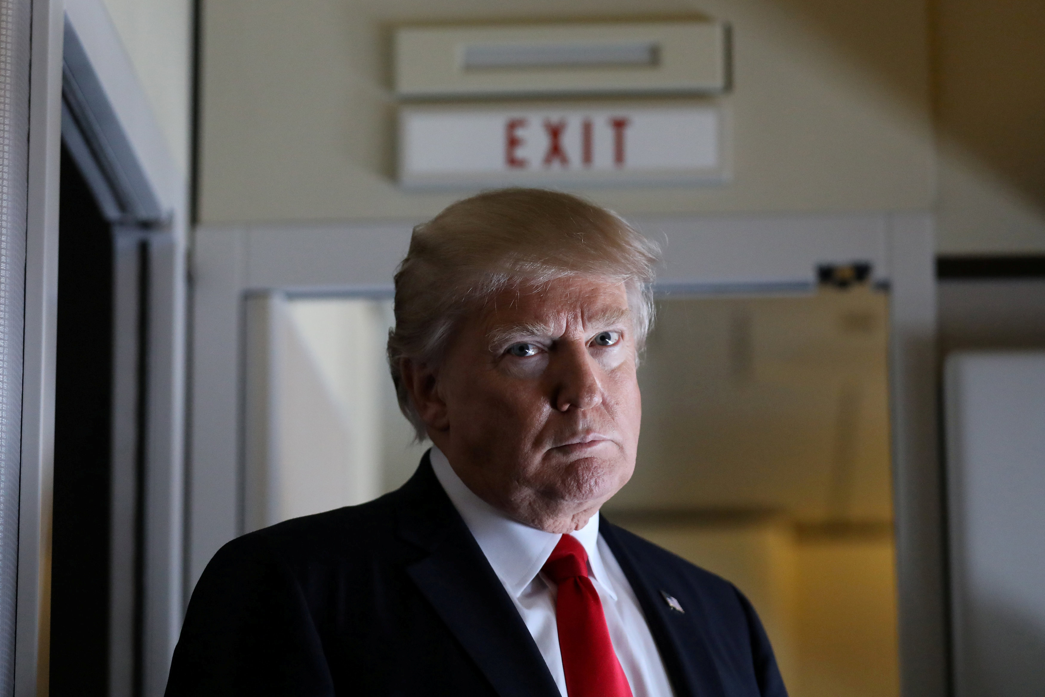Trump alivia restricciones de viajes a los portadores de “green card”