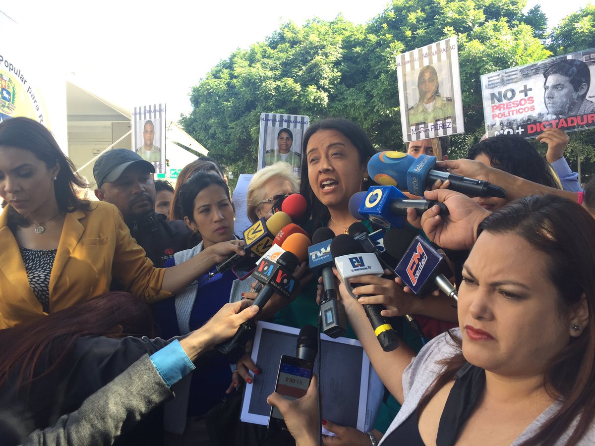 Gaby Arellano: 18 presos políticos tienen boletas de excarcelación y siguen tras las rejas