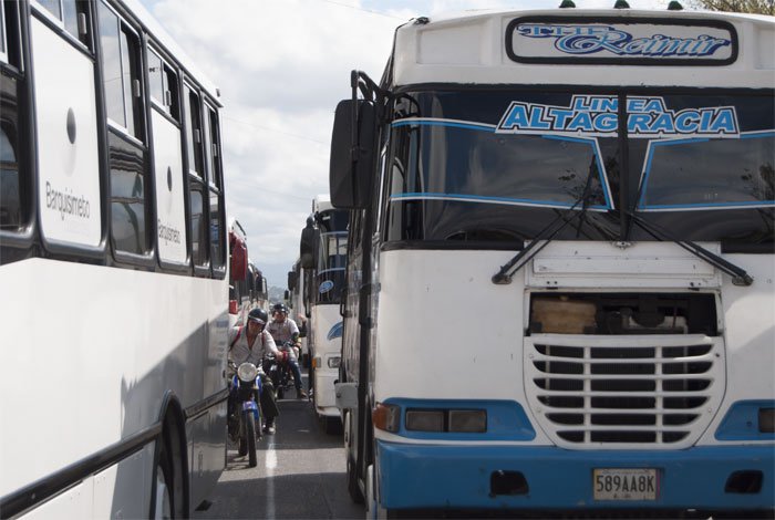 Transportistas rechazaron que limiten el acceso a combustible en Lara