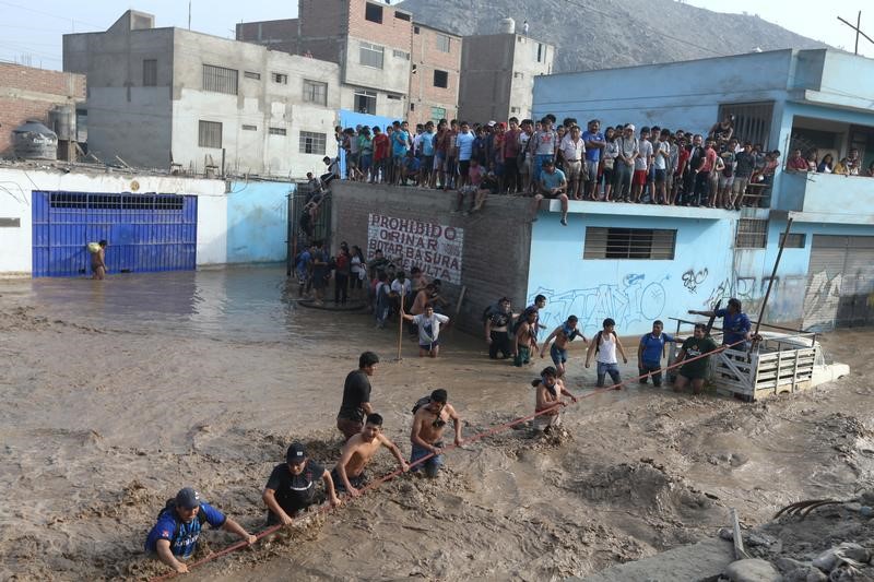 La mitad de Perú en emergencia por repentino “Niño Costero” que se prolongaría hasta abril