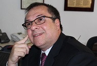 Víctor Maldonado C: El acólito turiferario