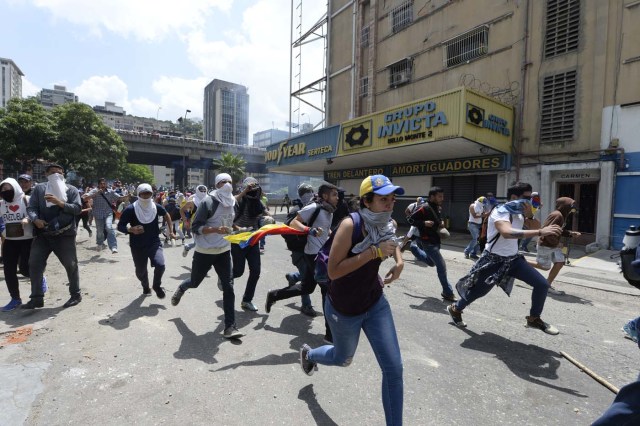   AFP PHOTO / FEDERICO PARRA