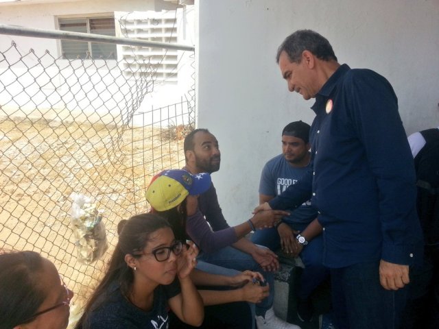 Luis Stefanelli visita a la jóvenes detenidos (4)