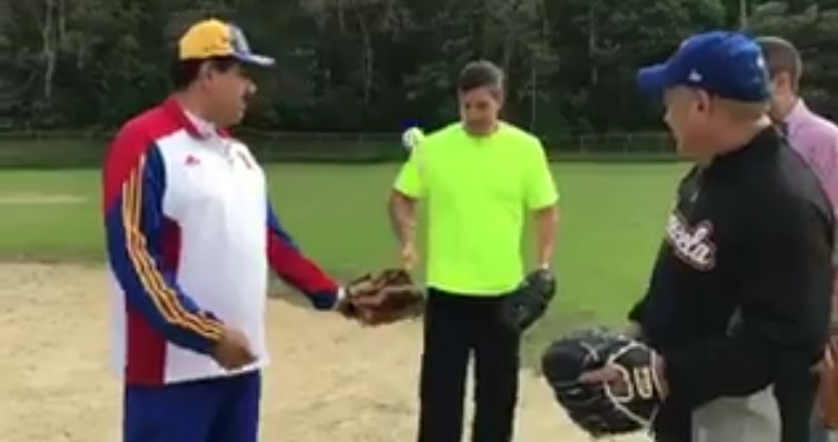 Jugar “pelotica” con Winston y Cabello: La respuesta de Maduro a la debacle (videos)