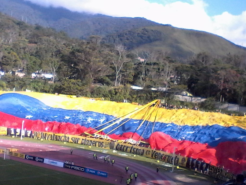 GNB reprime a aficionados en el estadio de Pueblo Nuevo por cantar consignas contra Maduro (tuits)