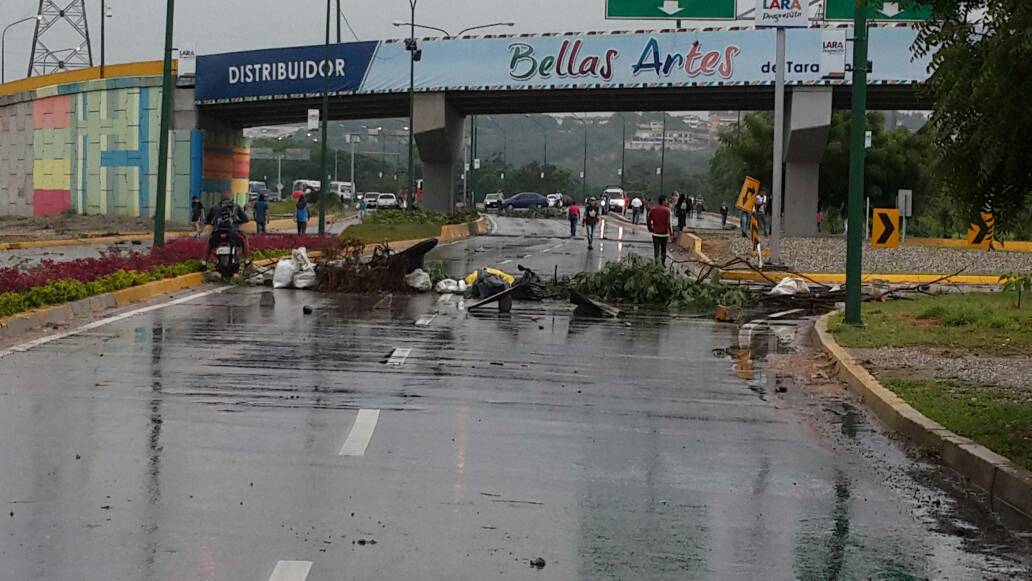 Barquisimeto y Cabudare realizaron trancazo en Lara (Fotos)