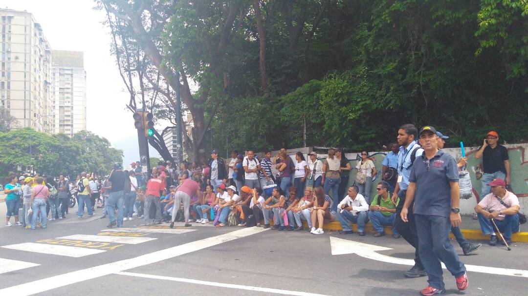 12:30 Arranca movilización desde el Unicentro El Marqués #10May