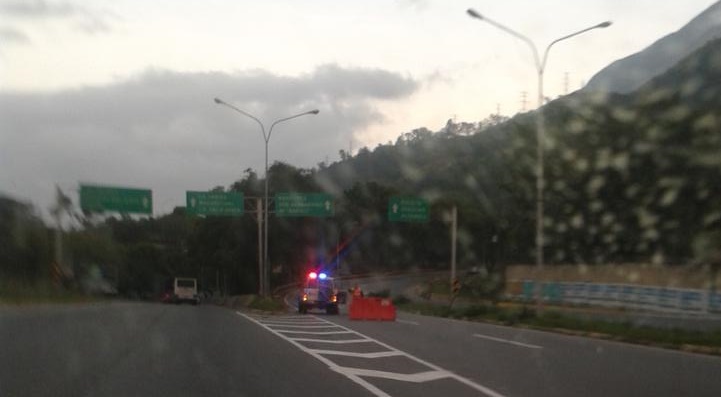 Cerrados accesos a la Cota Mil sentido oeste #20May