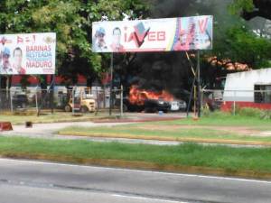 Incendian vehículos en instalaciones del Iaveb en Barinas (Foto)