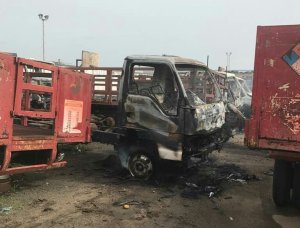 15 camiones completamente calcinados tras voraz incendio en Pdvsa Gas de San Félix (+fotos)