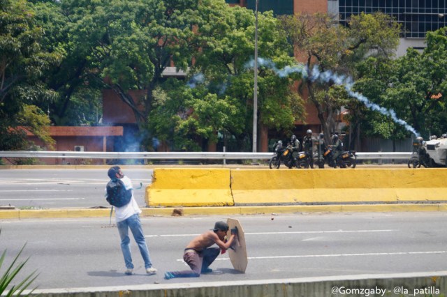 GN efectuó fuerte represión en Caracas este 3 de mayo. Foto: LaPatilla.com / Gabriela Gómez