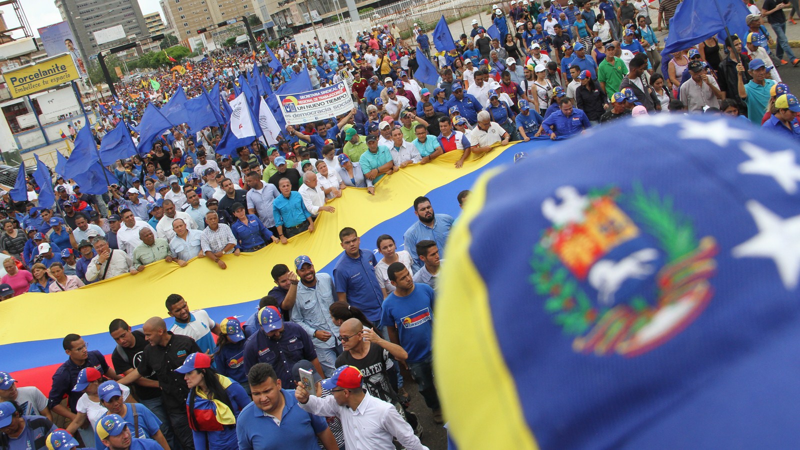 Eveling de Rosales: La violencia no es la respuesta a la crisis que hunde a Venezuela