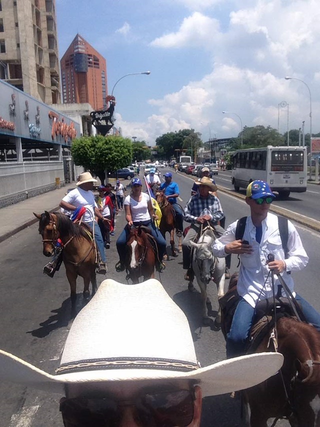 Suspende cabalgata en Maracay por represión en San Jacinto (Fotos)
