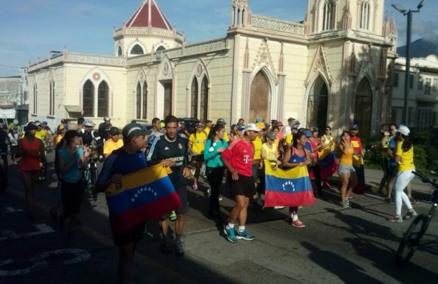 Deportistas se unen a la marcha por la Libertad de Expresión / Foto @jquinterocomuni 