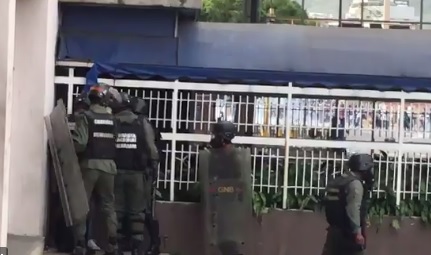 Disturbios en Altamira: GN efectúa feroz arremetida contra manifestantes (Video)