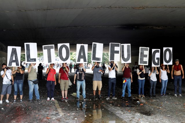 La fuerte represión de la GN contra la Marcha de Los Libertadores. REUTERS/Marco Bello