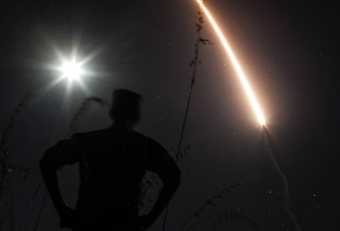 EEUU realizó el lanzamiento de un misil balístico intercontinental (Fotos)