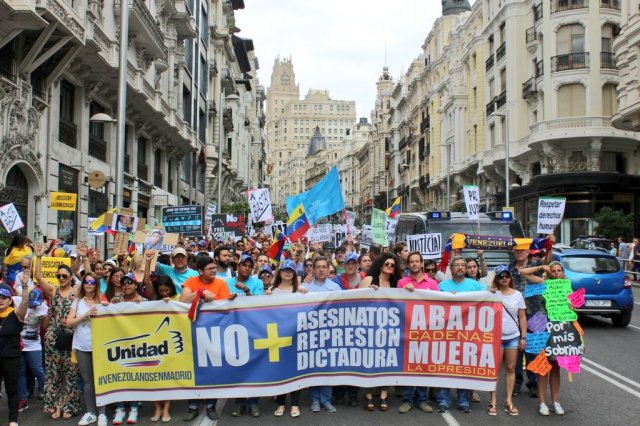 #NoMasAsesinatos, el grito de los venezolanos en Madrid. Foto: @RCTVnoticias 