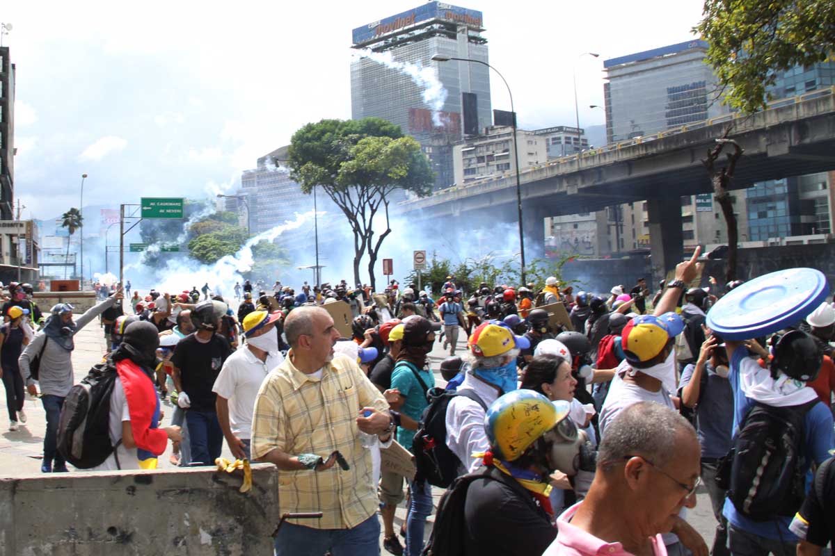 Helen Fernández: Maduro aumenta la violencia militar mientras los venezolanos pasamos hambre