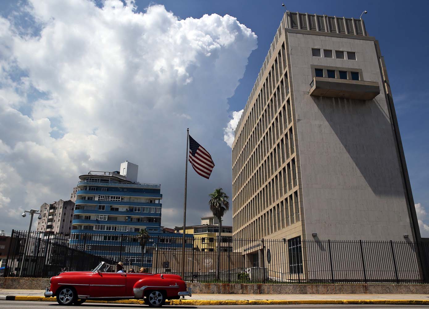 EEUU suspende visas y retira personal de su embajada en La Habana