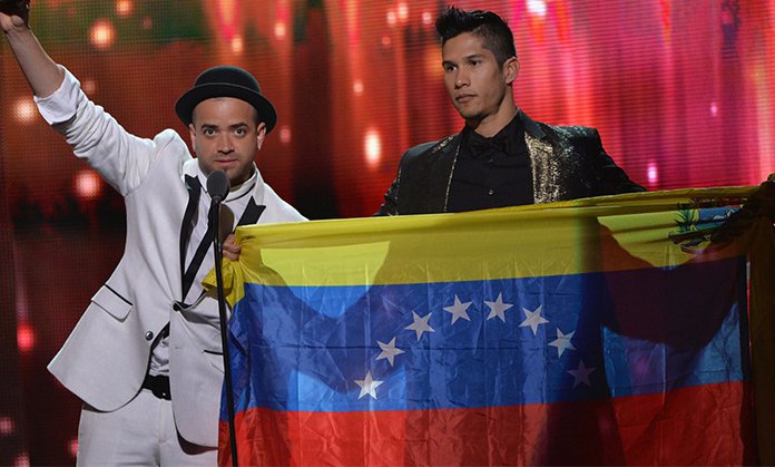 Así recibieron Chino y Nacho su último premio como dúo (Video)