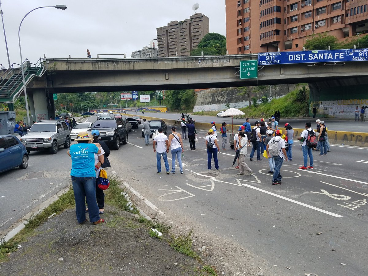 La concentración de Santa Fe salió rumbo a La Carlota #24Jun