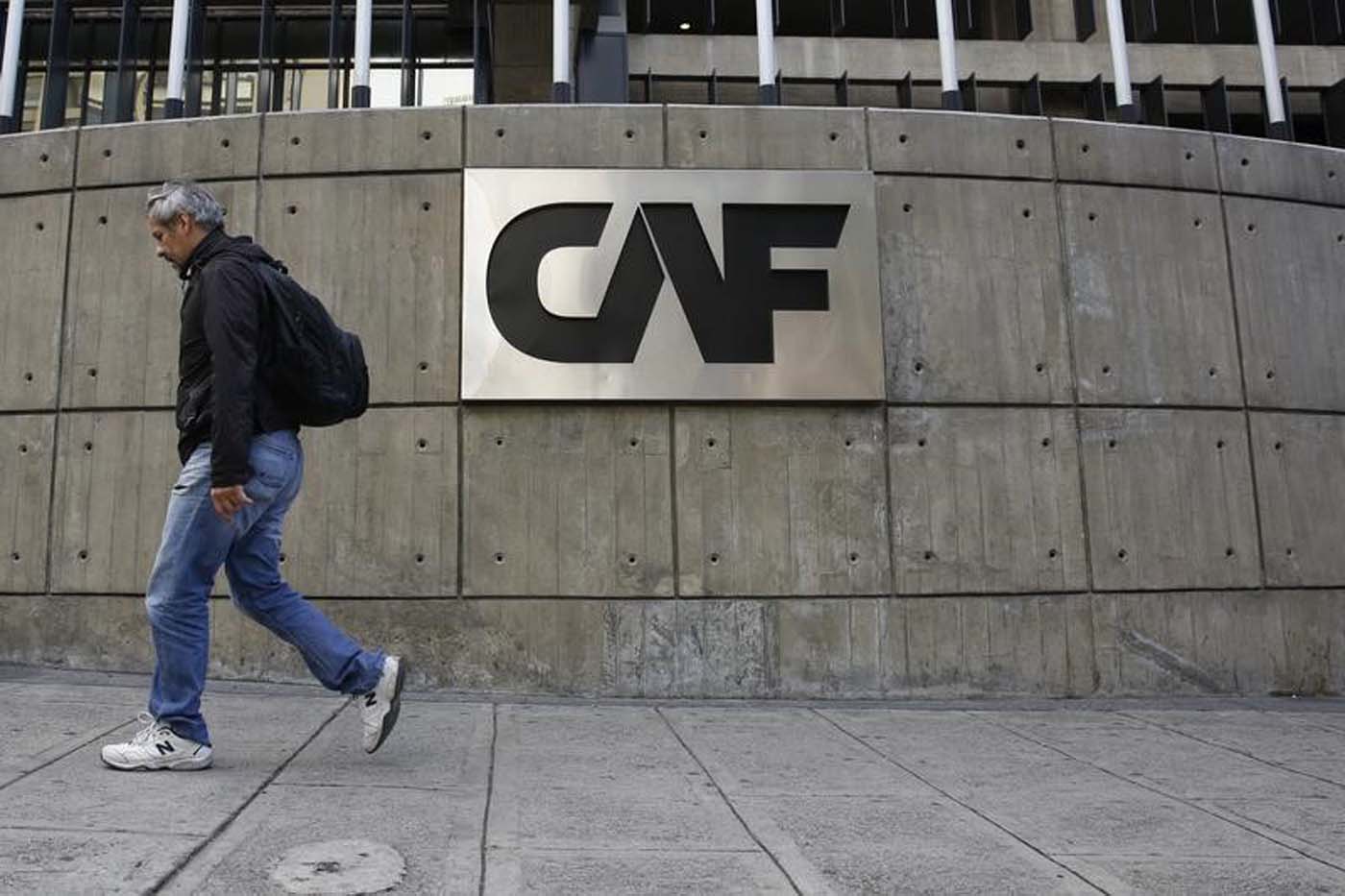 CAF colocó bonos por 1.000 millones de euros