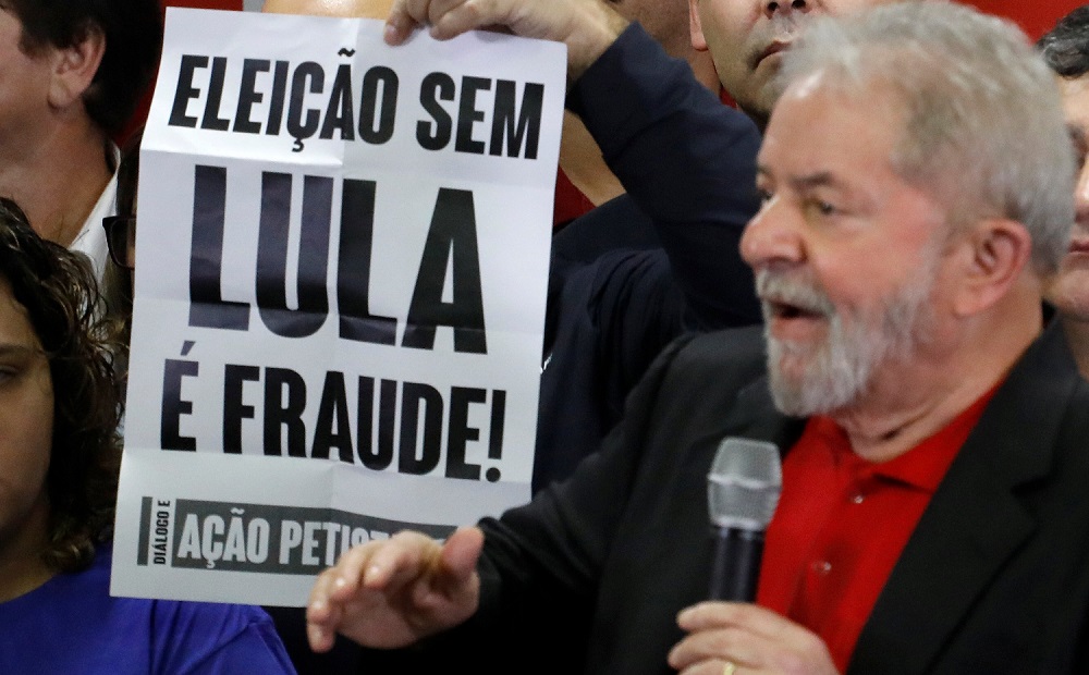Lula dice que sigue “en el juego” y quiere ser candidato presidencial en Brasil