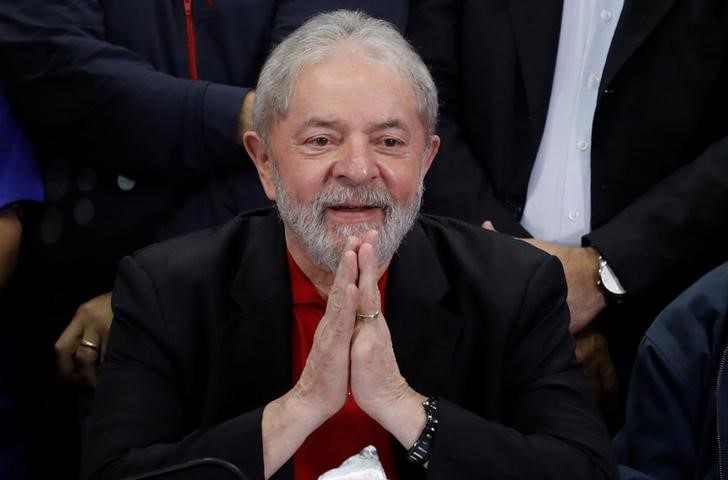 Juez Moro bloquea bienes y cuentas de Lula tras condena por corrupción