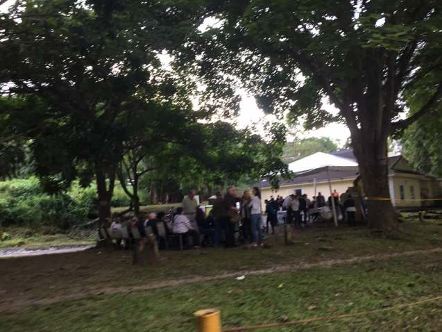 Punto soberano ubicado en La Lagunita con electores en cola desde temprano / Foto: @verocarballo7 - La Patilla
